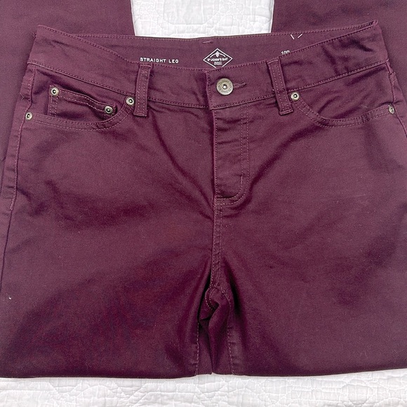 St John’s Bay straight leg Jean burgundy wine Size 10 petite - Picture 3 of 16